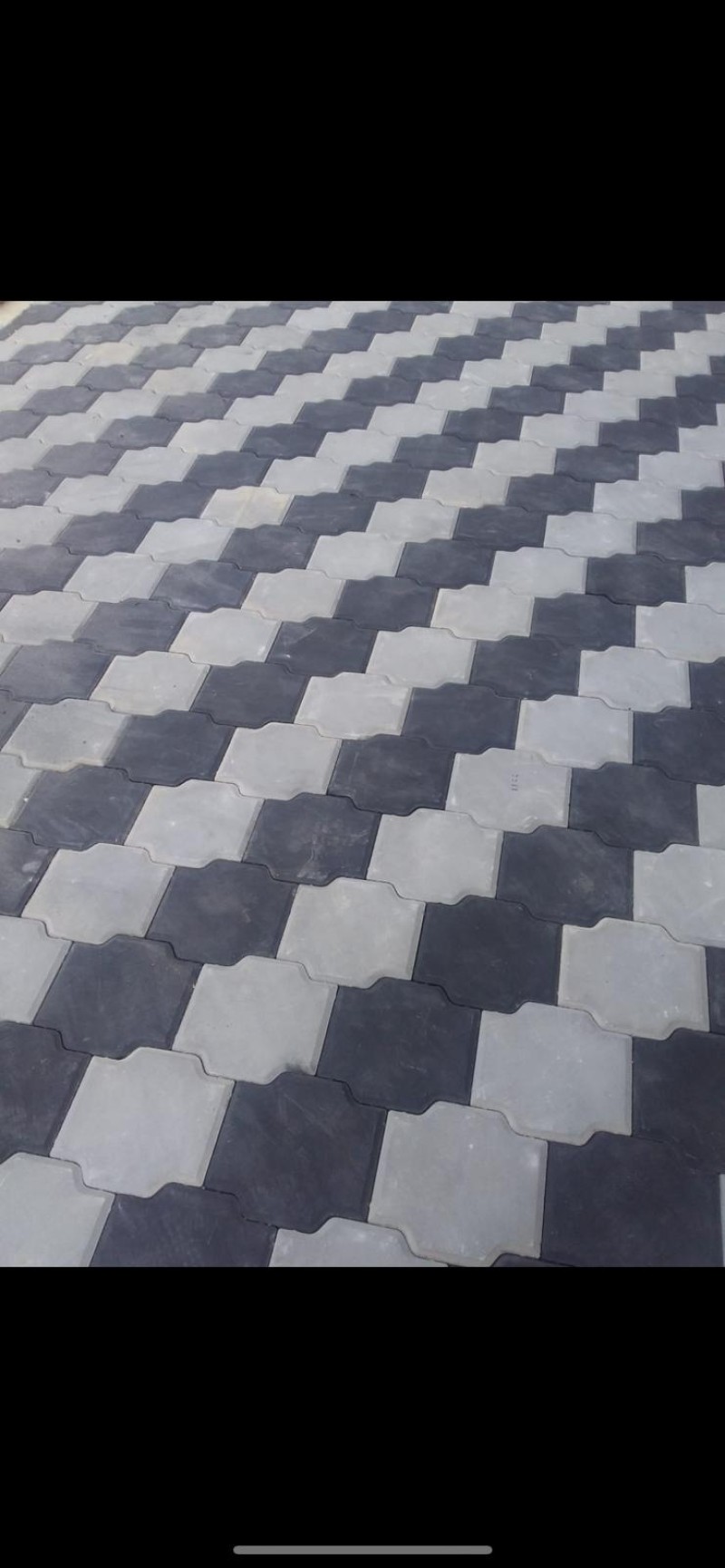 X-shape interlocking tiles